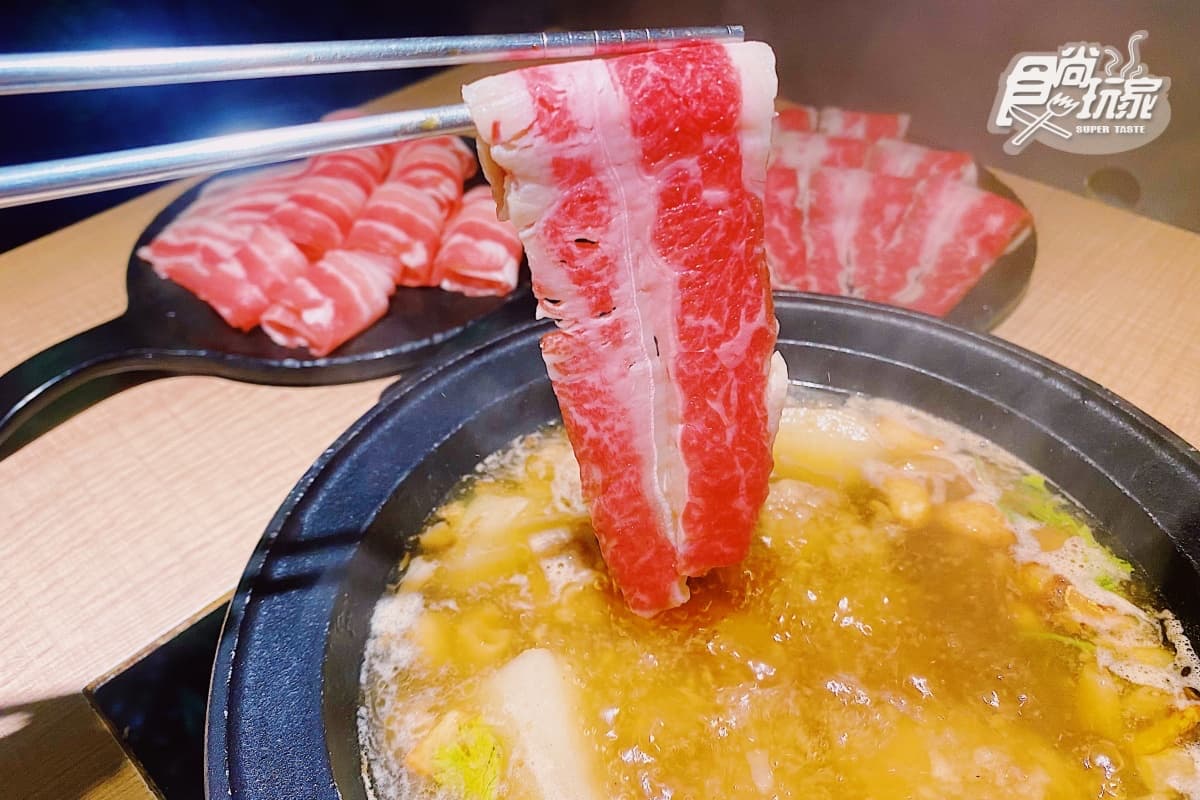 【新開店】289元吃到飽!夜市「排骨酥、臭豆腐」變火鍋,狂一鍋開幕再送海鮮盤 【新開店】289元吃到飽!夜市「排骨酥、臭豆腐」變火鍋,狂一鍋開幕再送海鮮盤