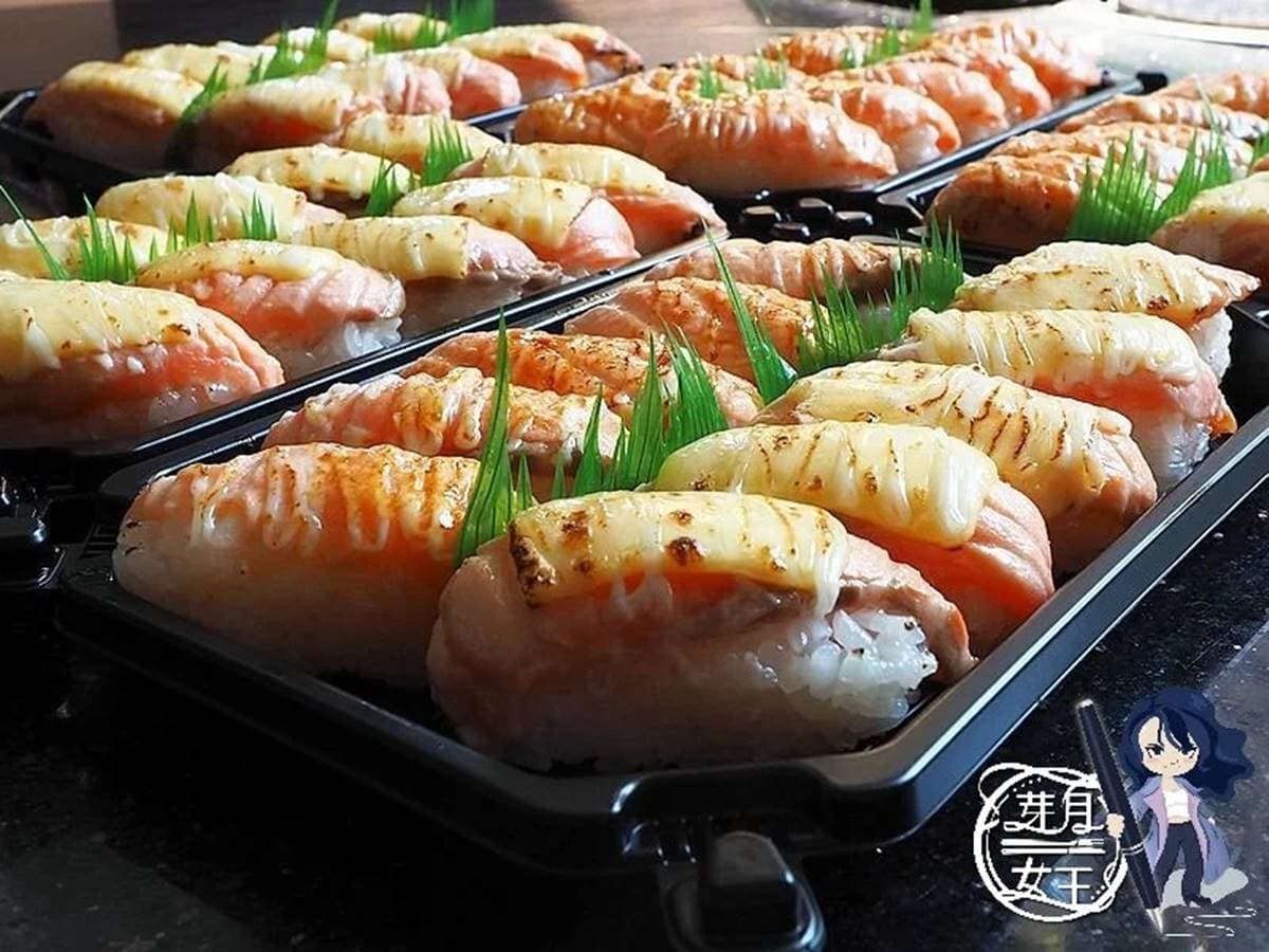 被燒肉耽誤的壽司店!50貫鮭魚握壽司只要850元,加200元吃得到2種「炙燒口味」 被燒肉耽誤的壽司店!50貫鮭魚握壽司只要850元,加200元吃得到2種「炙燒口味」