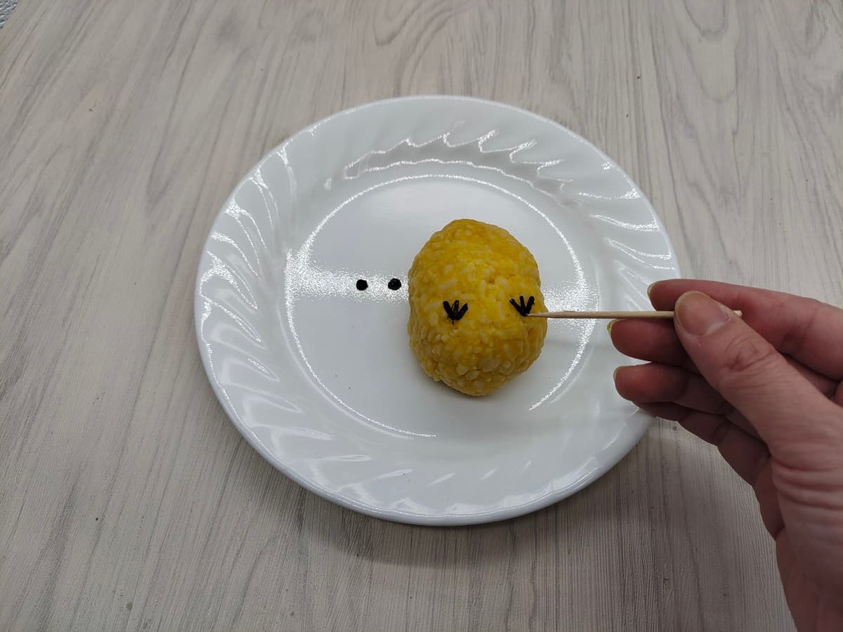 超萌樣讓人秒融化!小孩搶吃5款可愛造型早餐:「熊抱熱狗」麵包、小雞飯糰 超萌樣讓人秒融化!小孩搶吃5款可愛造型早餐:「熊抱熱狗」麵包、小雞飯糰