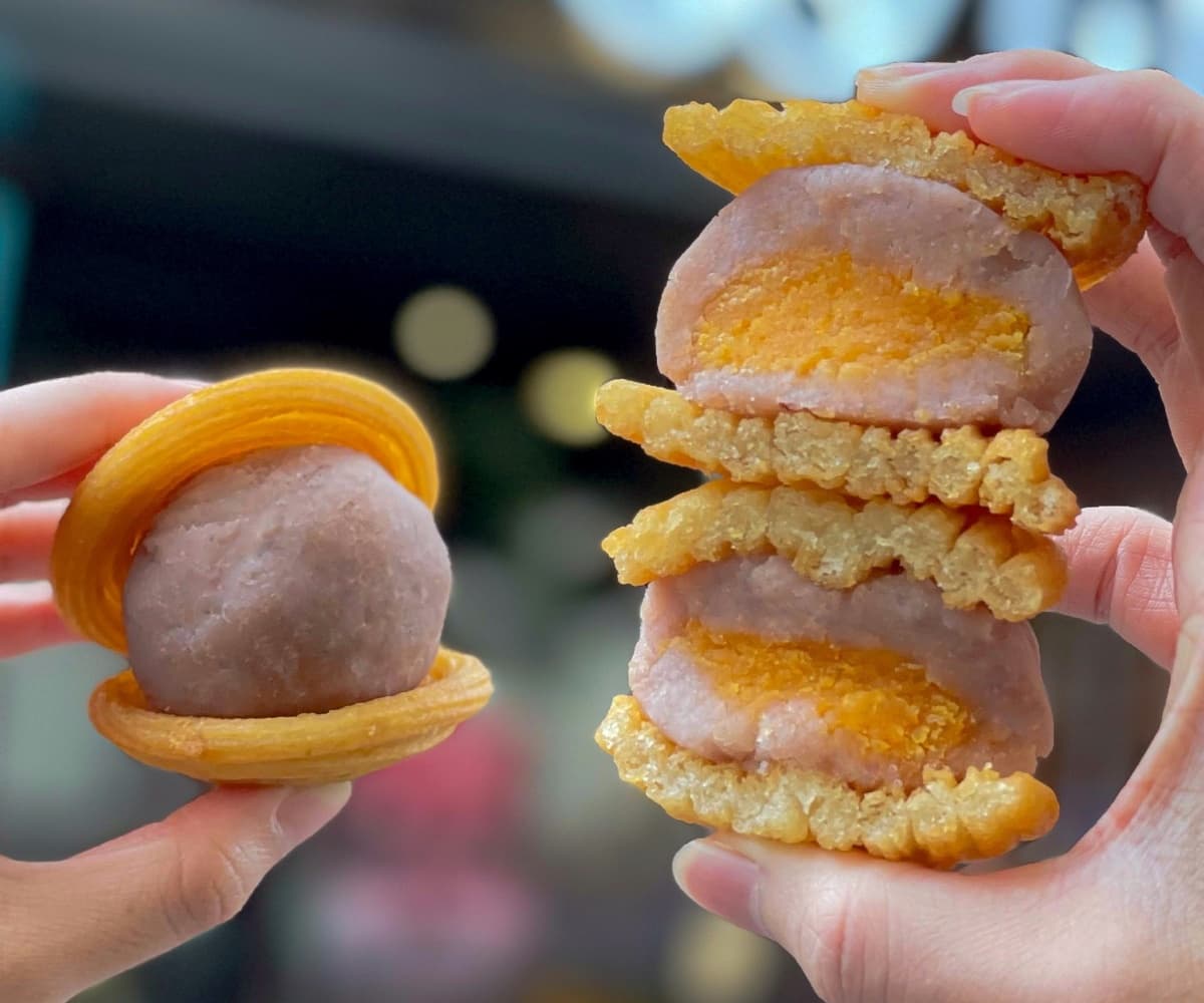 芋泥控暴動!Churros「吉那月餅」爆餡芋泥+鹹蛋黃太邪惡,限時1週開賣 芋泥控暴動!Churros「吉那月餅」爆餡芋泥+鹹蛋黃太邪惡,限時1週開賣