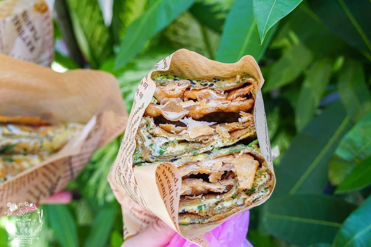 道地天津小吃!高雄巨大「煎餅果子」酥香唰嘴,重口味先嗑三杯雞、蜜汁叉燒 道地天津小吃!高雄巨大「煎餅果子」酥香唰嘴,重口味先嗑三杯雞、蜜汁叉燒