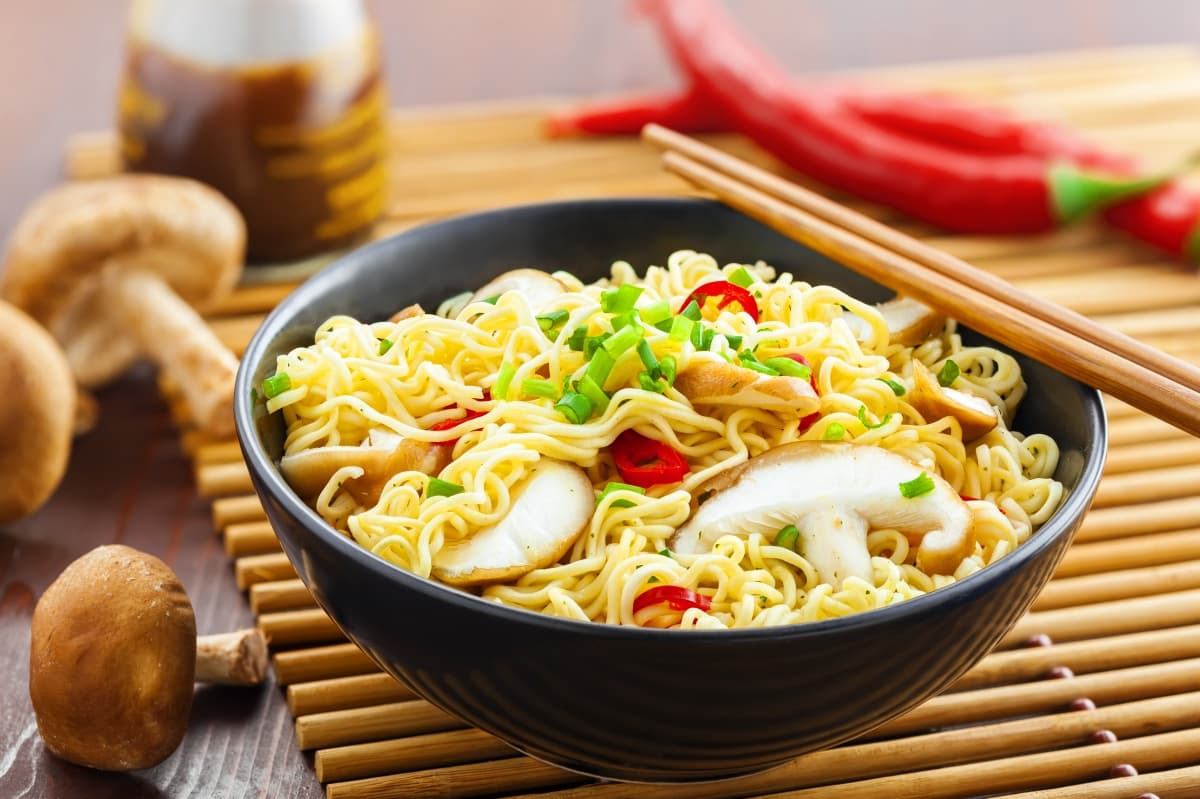 「泡麵Q彈有嚼勁」靠1招!網友曝獨門吃法,老饕稱:吃起來跟用煮的一樣