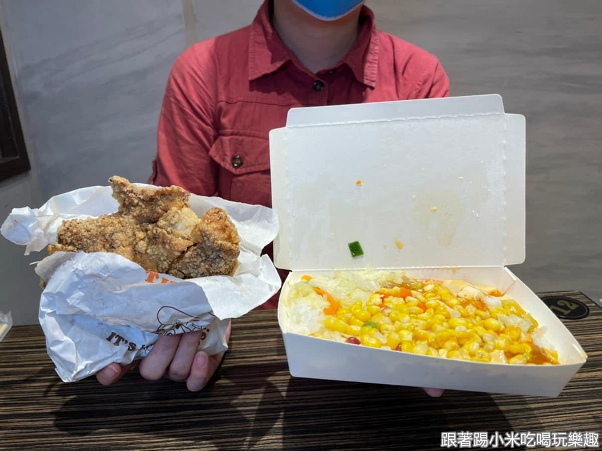 老闆娘超佛心!新竹「85元便當」雞排大到炸出來,35元經濟飯吃得到3樣配菜 老闆娘超佛心!新竹「85元便當」雞排大到炸出來,35元經濟飯吃得到3樣配菜