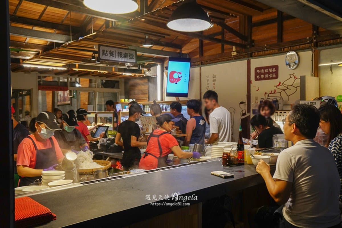 想吃先排隊!台東超夯「米苔目」有滿滿柴魚香,小菜必嘗香酥米血、炸鬼頭刀 想吃先排隊!台東超夯「米苔目」有滿滿柴魚香,小菜必嘗香酥米血、炸鬼頭刀