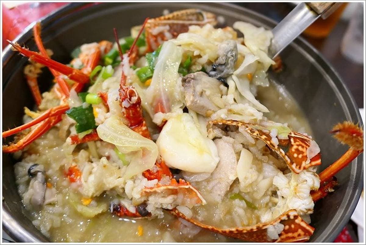 小琉球人帶路!霸氣海鮮餐廳必吃隱藏版「龍蝦粥」,鹽酥鬼頭刀大人小孩都愛 小琉球人帶路!霸氣海鮮餐廳必吃隱藏版「龍蝦粥」,鹽酥鬼頭刀大人小孩都愛