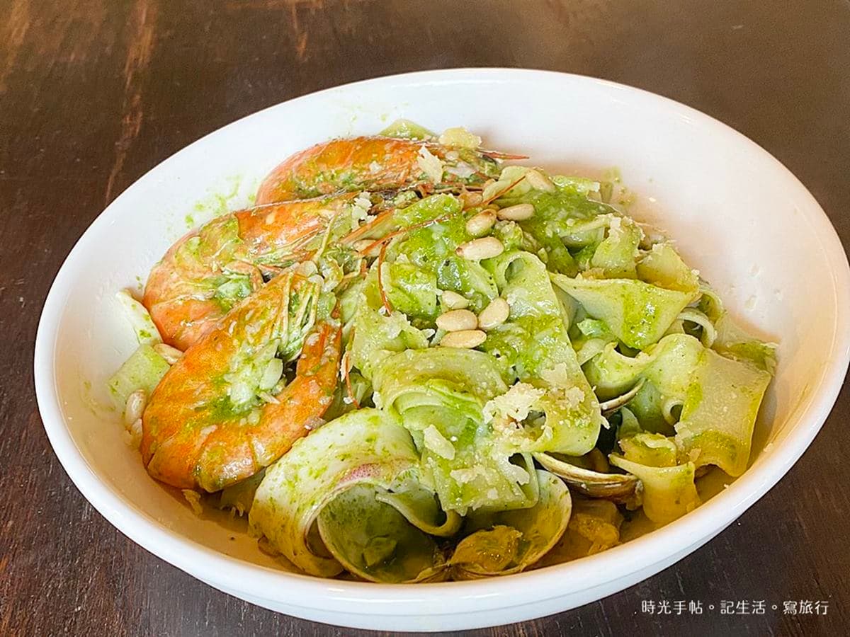 隱藏版美食祕境!瑞芳「老宅咖啡店」必點青醬手工生寬麵,還能打卡黃金瀑布 隱藏版美食祕境!瑞芳「老宅咖啡店」必點青醬手工生寬麵,還能打卡黃金瀑布