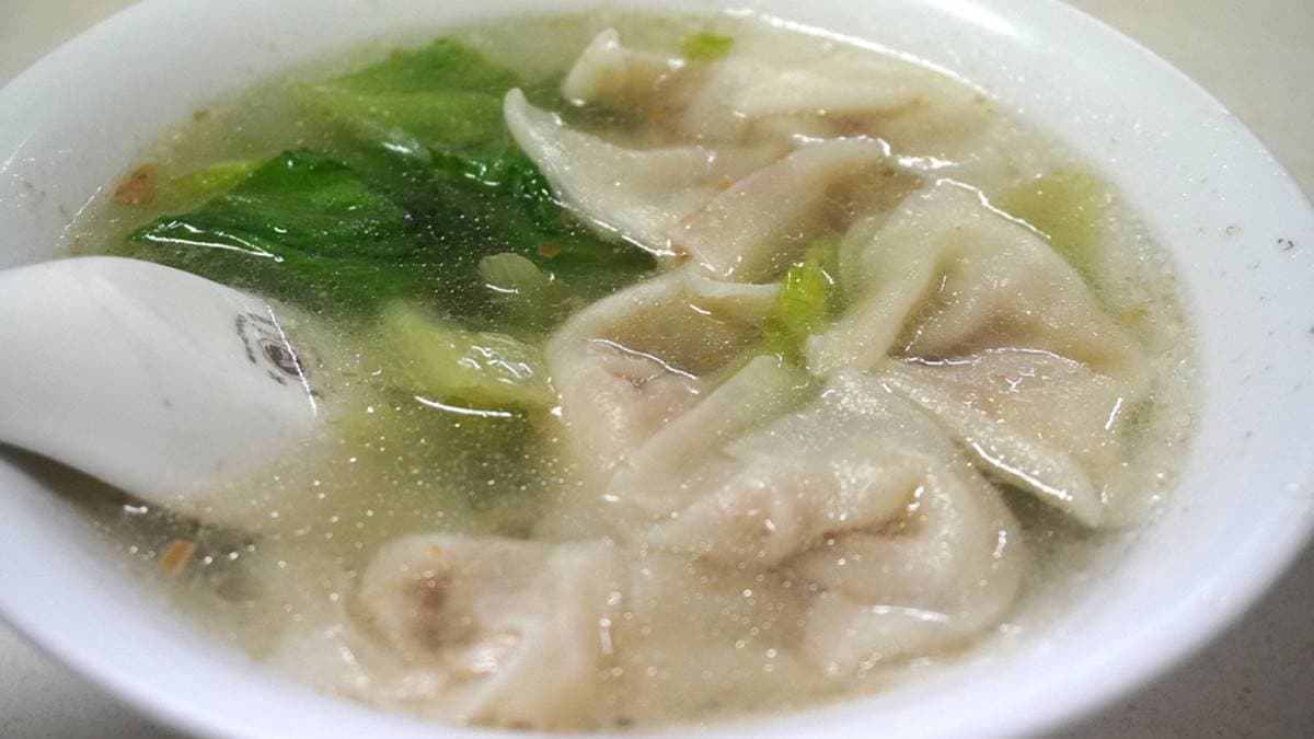 在地人私藏60年!基隆「巷弄麵店」必吃甜辣醬陽春麵,餛飩湯皮薄肉鮮超甘甜 在地人私藏60年!基隆「巷弄麵店」必吃甜辣醬陽春麵,餛飩湯皮薄肉鮮超甘甜