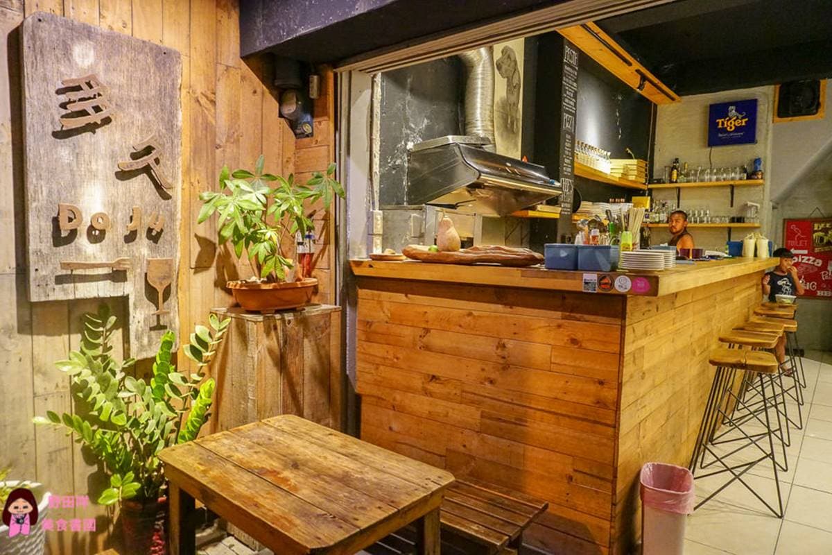在地人才知!恆春隱藏版餐酒館「牽絲嫩雞」必搭小米酒,鮮嫩烤牛排一咬爆汁 在地人才知!恆春隱藏版餐酒館「牽絲嫩雞」必搭小米酒,鮮嫩烤牛排一咬爆汁