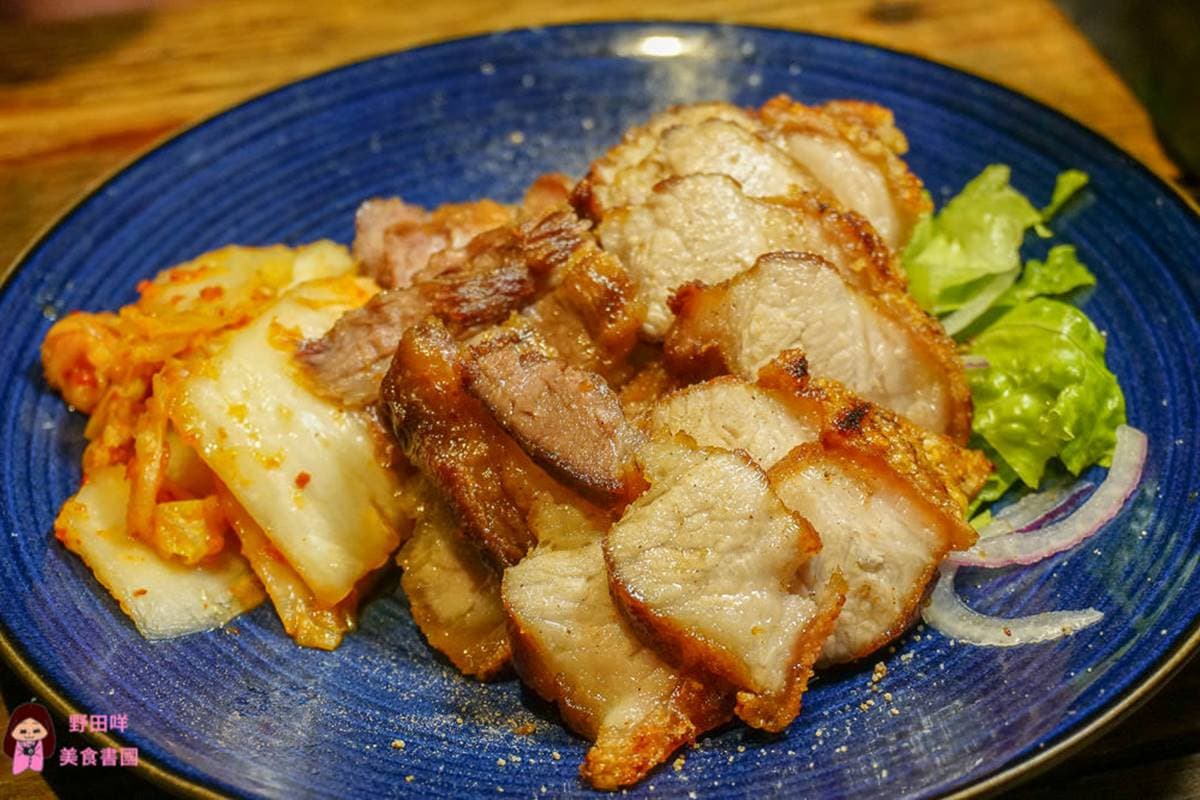 在地人才知!恆春隱藏版餐酒館「牽絲嫩雞」必搭小米酒,鮮嫩烤牛排一咬爆汁 在地人才知!恆春隱藏版餐酒館「牽絲嫩雞」必搭小米酒,鮮嫩烤牛排一咬爆汁