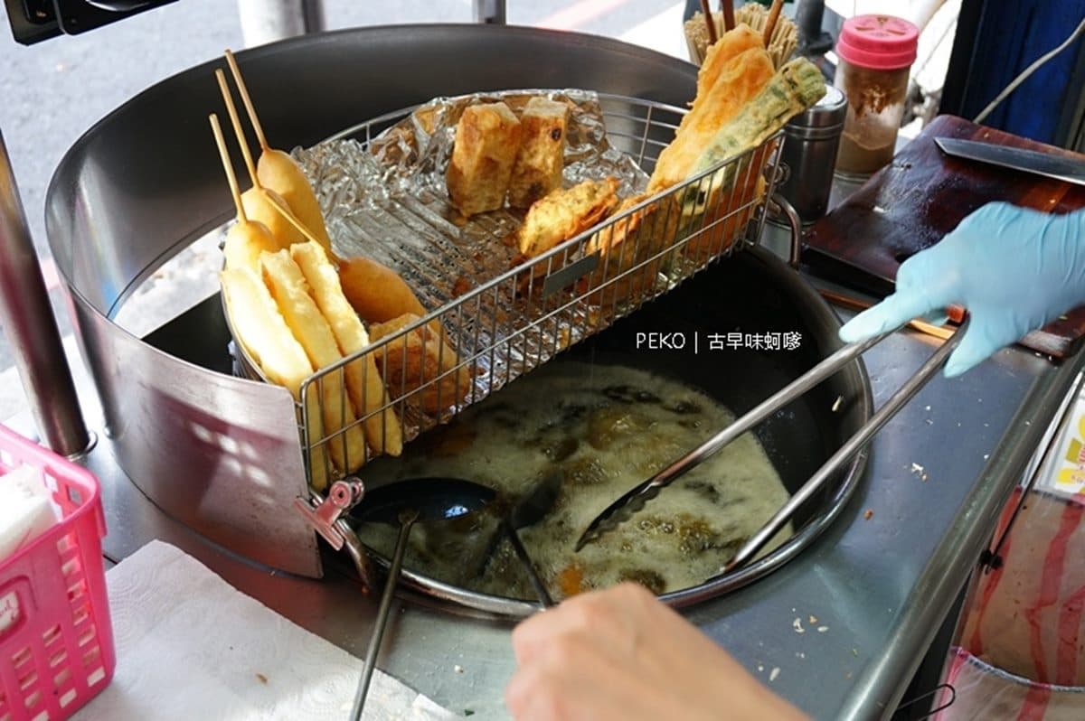 料多到爆出來!板橋古早味「現炸蚵嗲」只要40元,軟Q甜米糕晚來吃不到 料多到爆出來!板橋古早味「現炸蚵嗲」只要40元,軟Q甜米糕晚來吃不到