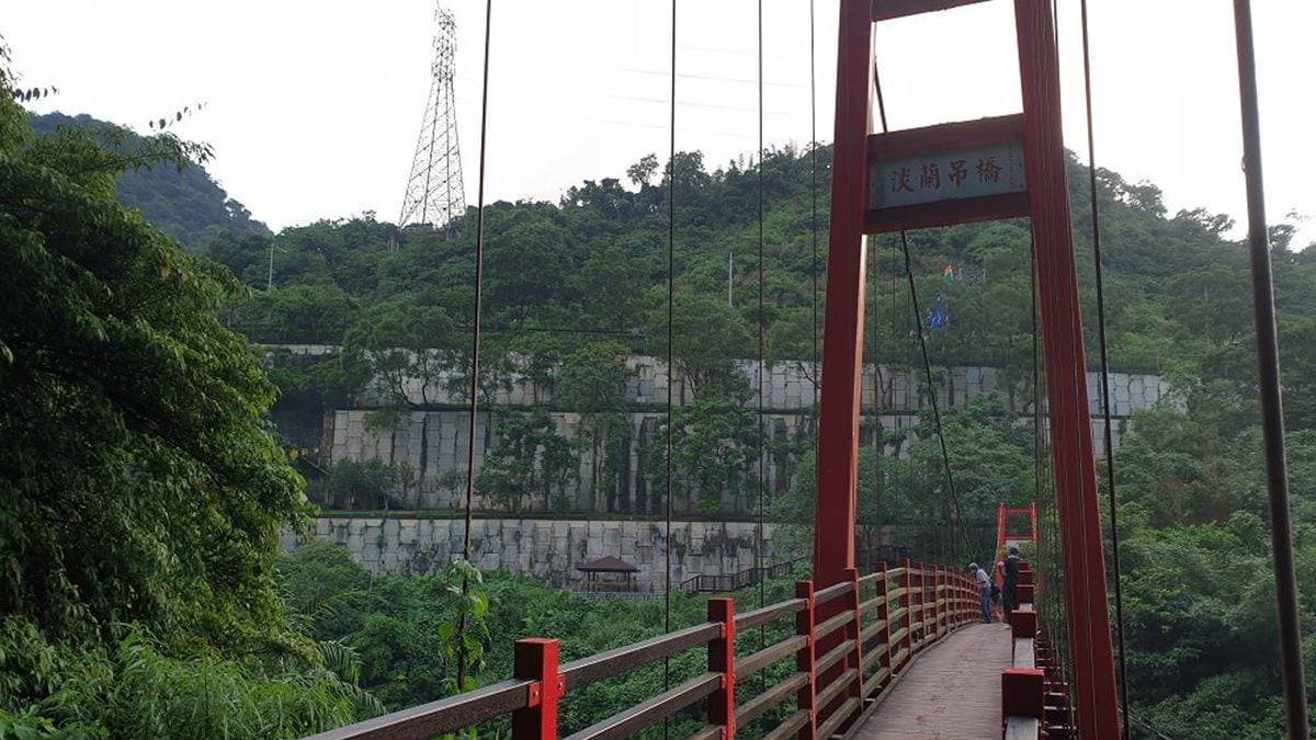 新北石碇1日遊8亮點:打卡不見天街、體驗手拉麵線、美拍溪谷吊橋 新北石碇1日遊8亮點:打卡不見天街、體驗手拉麵線、美拍溪谷吊橋