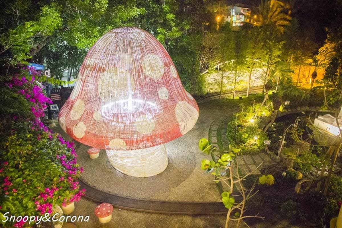 網美快收!台中北屯區7大打卡點:紙製大蘑菇、清水模夜景餐廳、玻璃貨櫃屋 網美快收!台中北屯區7大打卡點:紙製大蘑菇、清水模夜景餐廳、玻璃貨櫃屋