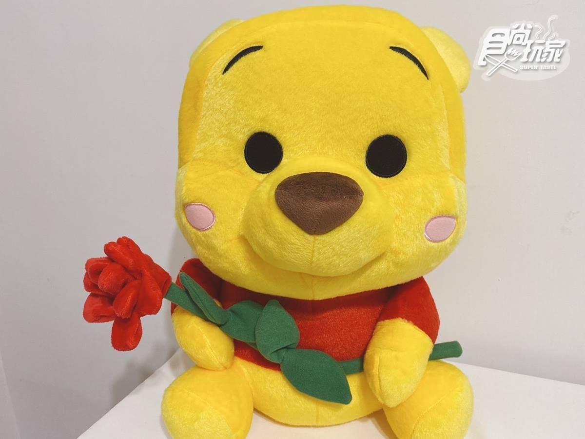 10分鐘完售「玫瑰花坐姿維尼」又能買了!維尼、阿瑪粉快衝,滿額爽折111元 10分鐘完售「玫瑰花坐姿維尼」又能買了!維尼、阿瑪粉快衝,滿額爽折111元
