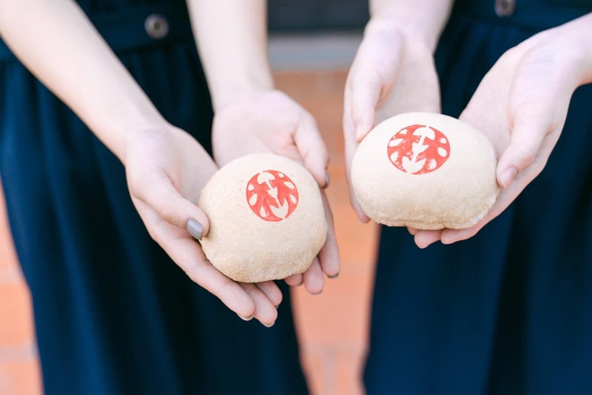 台南「巨型椪餅群」出現林百貨!百年經典「林椪餅」必買,還有老店體驗可玩 台南「巨型椪餅群」出現林百貨!百年經典「林椪餅」必買,還有老店體驗可玩