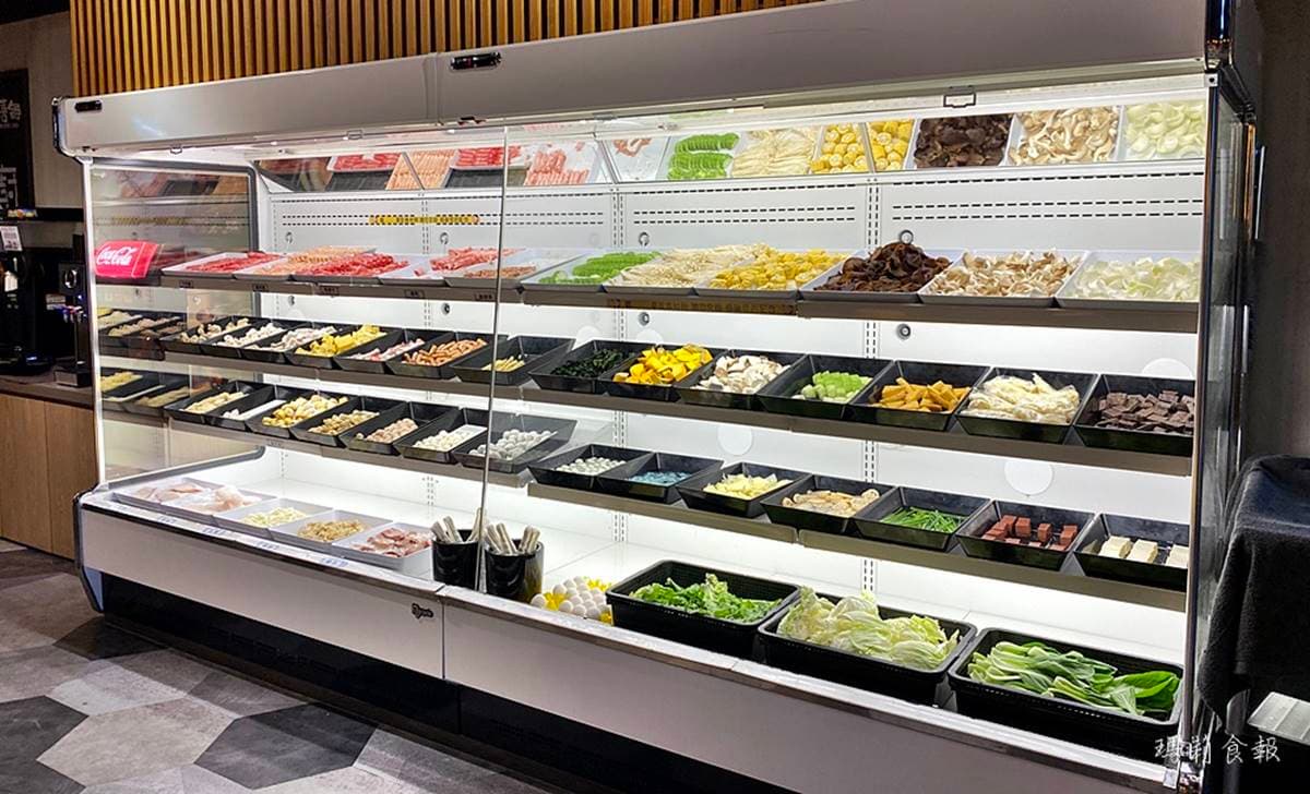 吃到飽只要250元!台中高CP值「鴛鴦鍋」50種食材任你拿,先搶現切培根牛 吃到飽只要250元!台中高CP值「鴛鴦鍋」50種食材任你拿,先搶現切培根牛