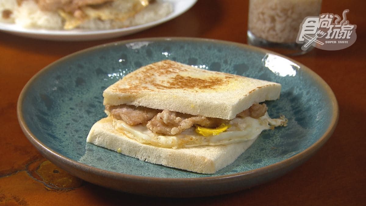 搶劫也要吃?台中人從小吃到大「海盜飯糰」,內行必點辣腸飯糰+麥角神組合 搶劫也要吃?台中人從小吃到大「海盜飯糰」,內行必點辣腸飯糰+麥角神組合