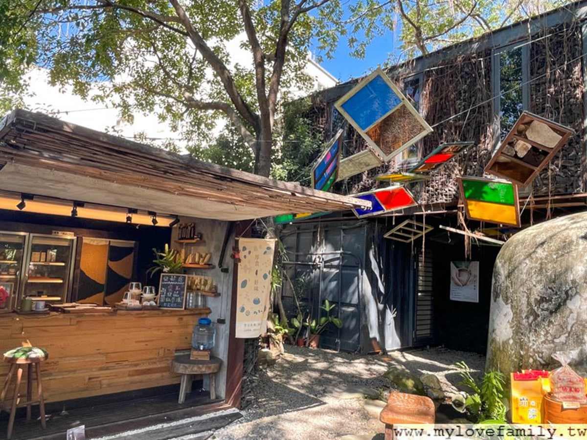 森林系網美快衝!新竹隱藏版咖啡館打卡「造型貨櫃屋」,必點棉花糖水果愛玉 森林系網美快衝!新竹隱藏版咖啡館打卡「造型貨櫃屋」,必點棉花糖水果愛玉