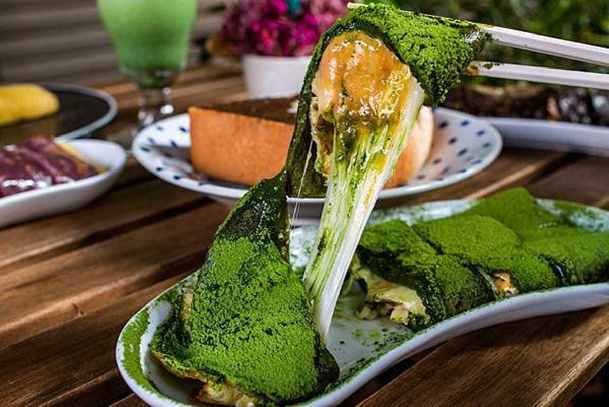 抹茶控必吃!高雄「髒髒蛋餅」撒滿龍膽抹茶粉,包濃濃花生醬、起司超邪惡 抹茶控必吃!高雄「髒髒蛋餅」撒滿龍膽抹茶粉,包濃濃花生醬、起司超邪惡