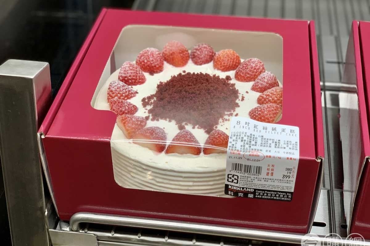 螞蟻人出動!好市多「紅絲絨蛋糕」400元有找,新鮮草莓+奶油乳酪夾層超犯規 螞蟻人出動!好市多「紅絲絨蛋糕」400元有找,新鮮草莓+奶油乳酪夾層超犯規