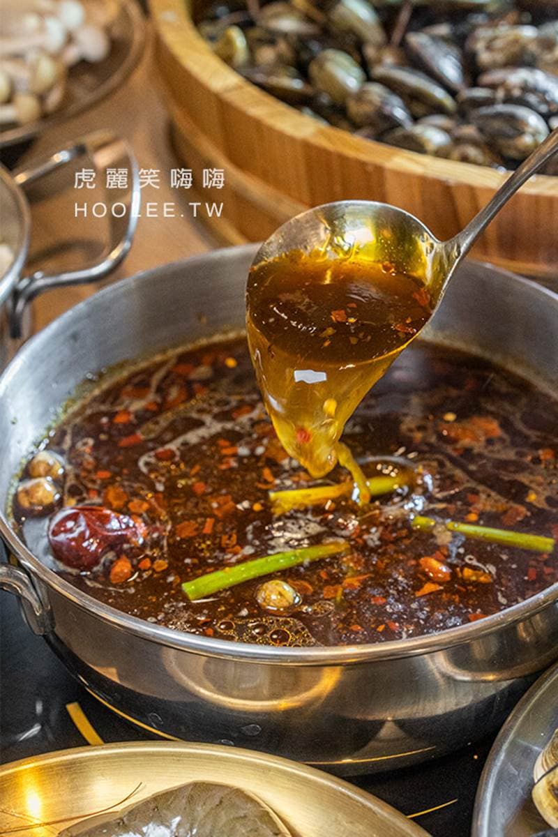 130種食材吃到飽!高雄浮誇火鍋爽嗑鮮蝦、蛤蜊,肥美鮮蚵搭麻辣湯底更過癮 130種食材吃到飽!高雄浮誇火鍋爽嗑鮮蝦、蛤蜊,肥美鮮蚵搭麻辣湯底更過癮