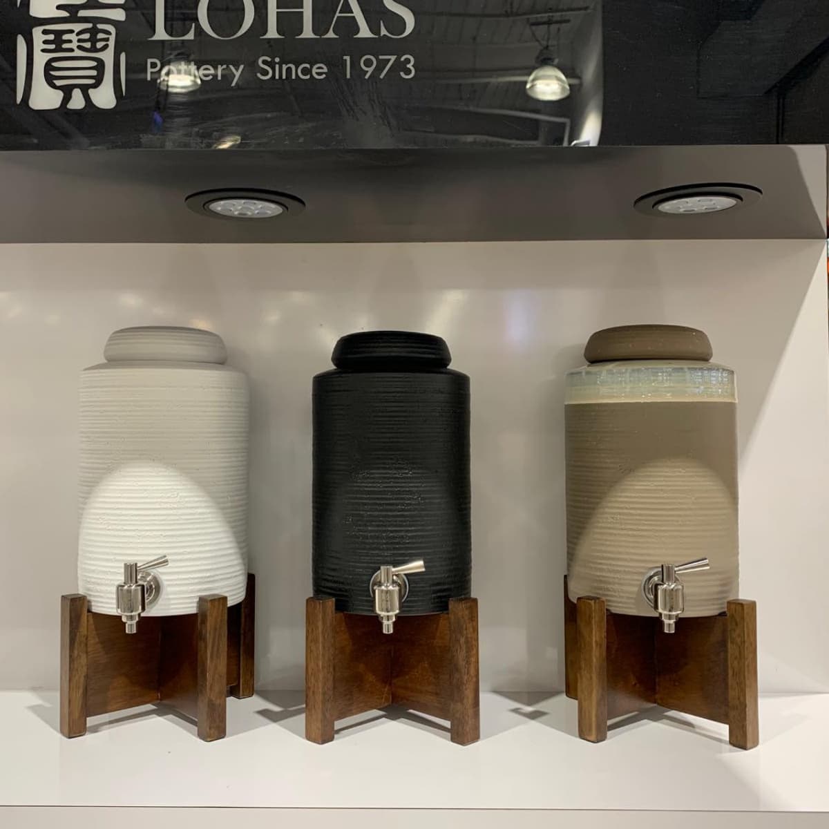 比骨灰罈紅茶更莊嚴!好市多推3色「禪風品水罐」,網笑:千萬不要用捧的 比骨灰罈紅茶更莊嚴!好市多推3色「禪風品水罐」,網笑:千萬不要用捧的
