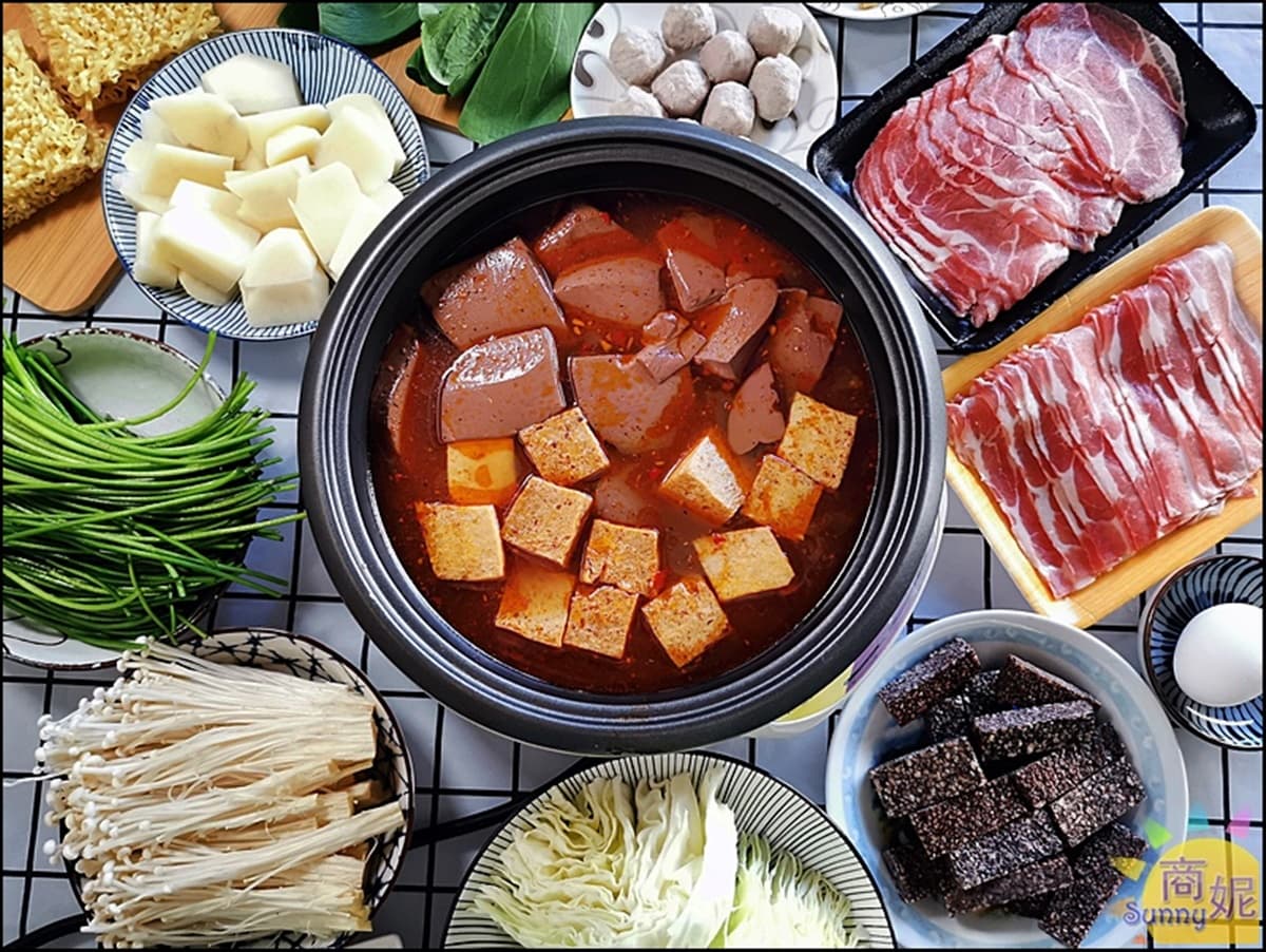 被冰店耽誤的麻辣鍋!純中藥提煉湯底宅配免排隊,100%鴨血口感像果凍 被冰店耽誤的麻辣鍋!純中藥提煉湯底宅配免排隊,100%鴨血口感像果凍