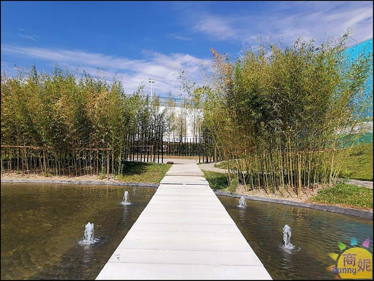 期間限定免費景點!台中「生態公園」打卡祕境竹林,水上石板步道宛如伸展台 期間限定免費景點!台中「生態公園」打卡祕境竹林,水上石板步道宛如伸展台