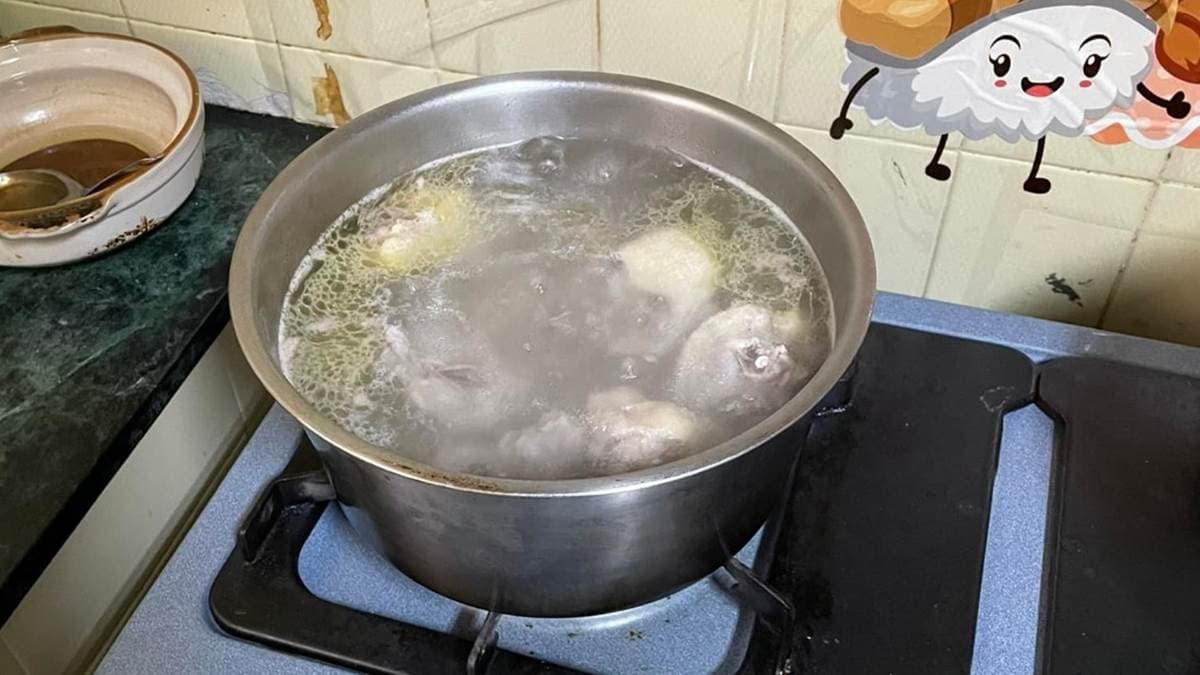 煮湯是否要加蓋?網曝加不加蓋2差異,再加碼「1神招」讓肉質不柴 煮湯是否要加蓋?網曝加不加蓋2差異,再加碼「1神招」讓肉質不柴