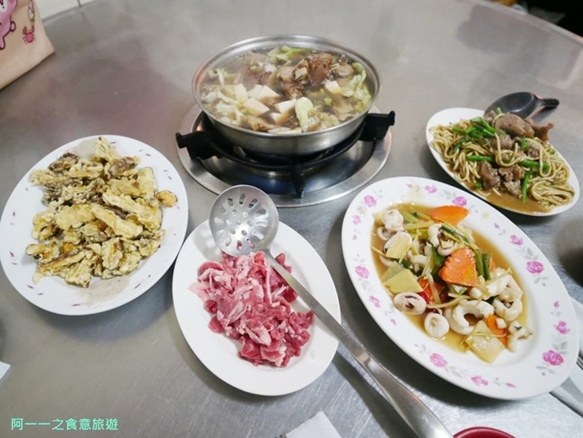 泡完湯必吃!台東知本「排隊羊肉爐」湯頭超鮮美,再搭唰嘴羊肉炒麵更滿足 泡完湯必吃!台東知本「排隊羊肉爐」湯頭超鮮美,再搭唰嘴羊肉炒麵更滿足