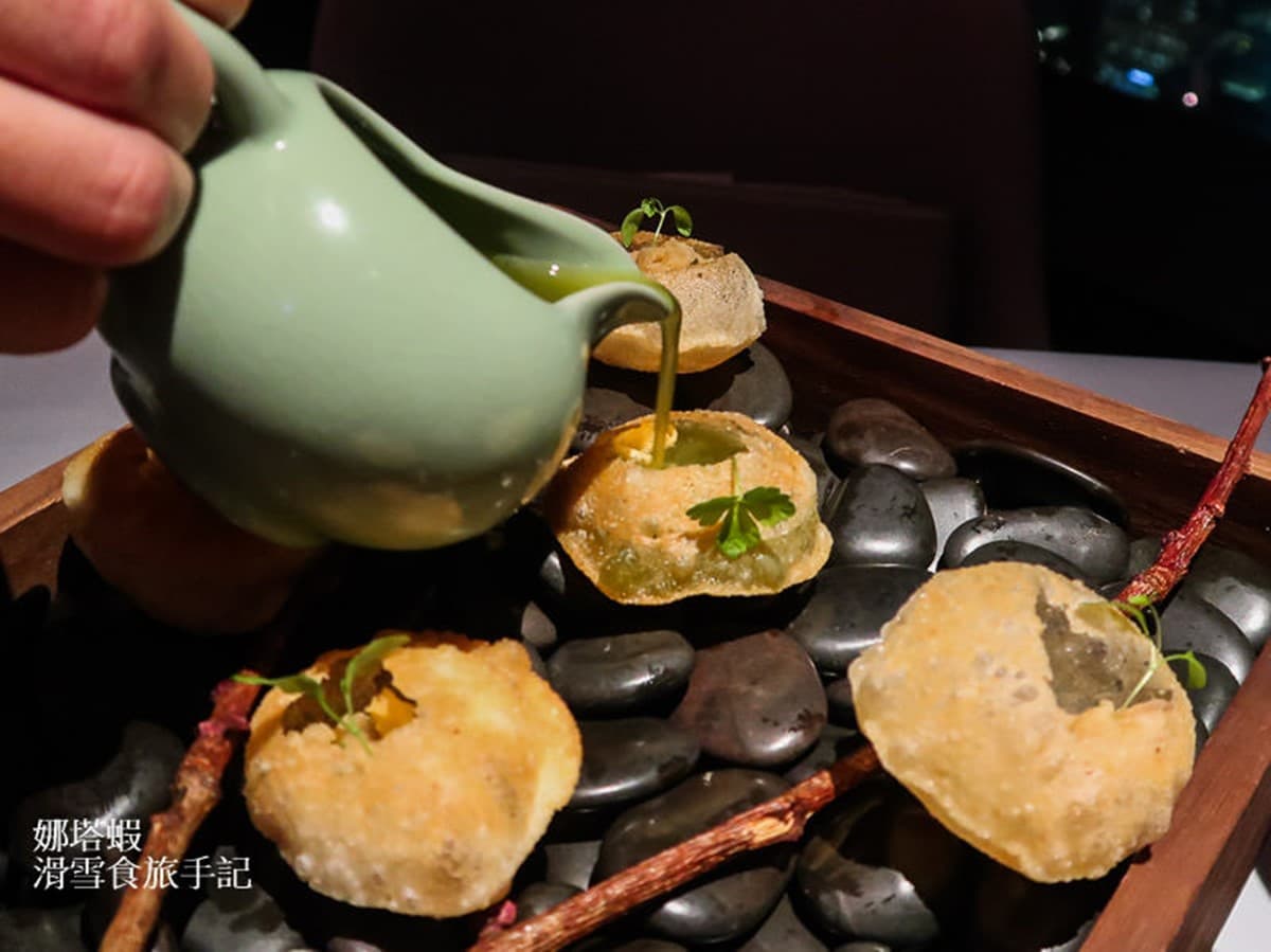 全台最高「印度料理」在台北!必嘗三角形餃子、炸小圓餅,現做烤餅炭香濃郁 全台最高「印度料理」在台北!必嘗三角形餃子、炸小圓餅,現做烤餅炭香濃郁