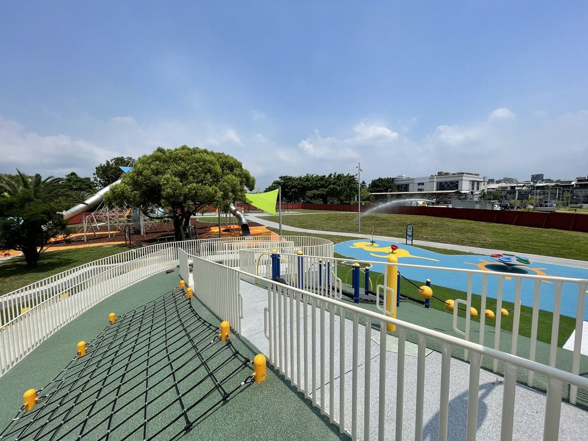 遛小孩天堂再+1!台北「新生公園遊戲場」開幕,爽玩塔台滑梯、刺激攀爬網 遛小孩天堂再+1!台北「新生公園遊戲場」開幕,爽玩塔台滑梯、刺激攀爬網