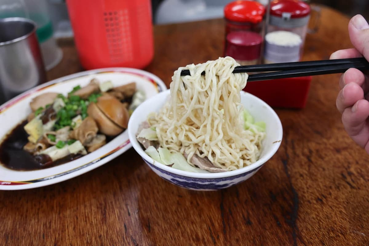 最近好想吃意麵!全台7家40年起跳老麵攤:南投票選第1名、鹽水宵夜首選 最近好想吃意麵!全台7家40年起跳老麵攤:南投票選第1名、鹽水宵夜首選