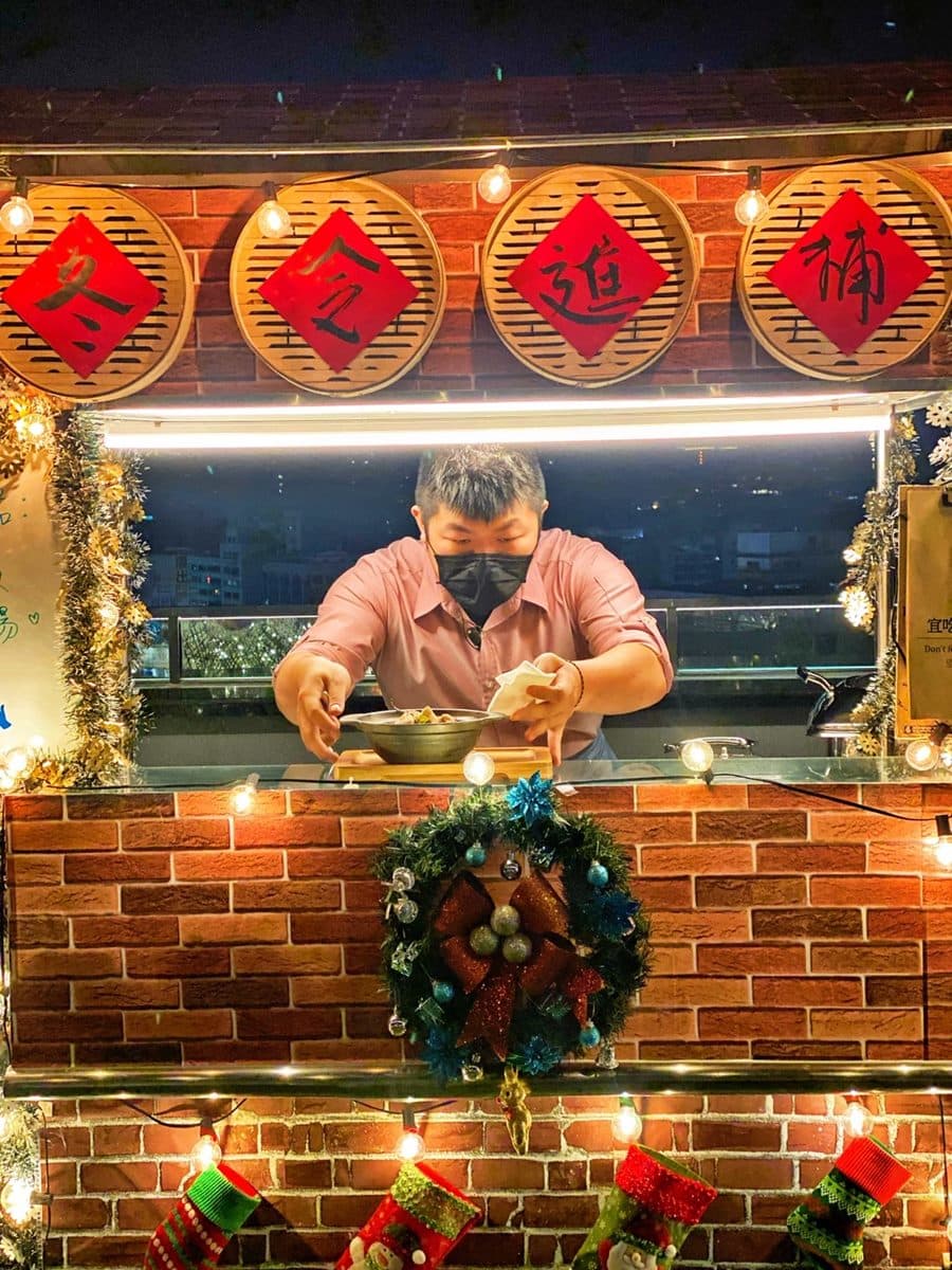 免費搭遊艇!「不到半價」爽住高雄打卡飯店,還能在酒吧吃麻油雞、薑母鴨 免費搭遊艇!「不到半價」爽住高雄打卡飯店,還能在酒吧吃麻油雞、薑母鴨