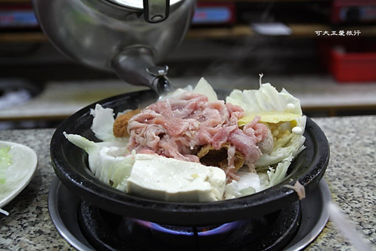 現炒爆香最夠味!台北4家老字號石頭火鍋:自助火鍋創始、全台第一家小火鍋 現炒爆香最夠味!台北4家老字號石頭火鍋:自助火鍋創始、全台第一家小火鍋