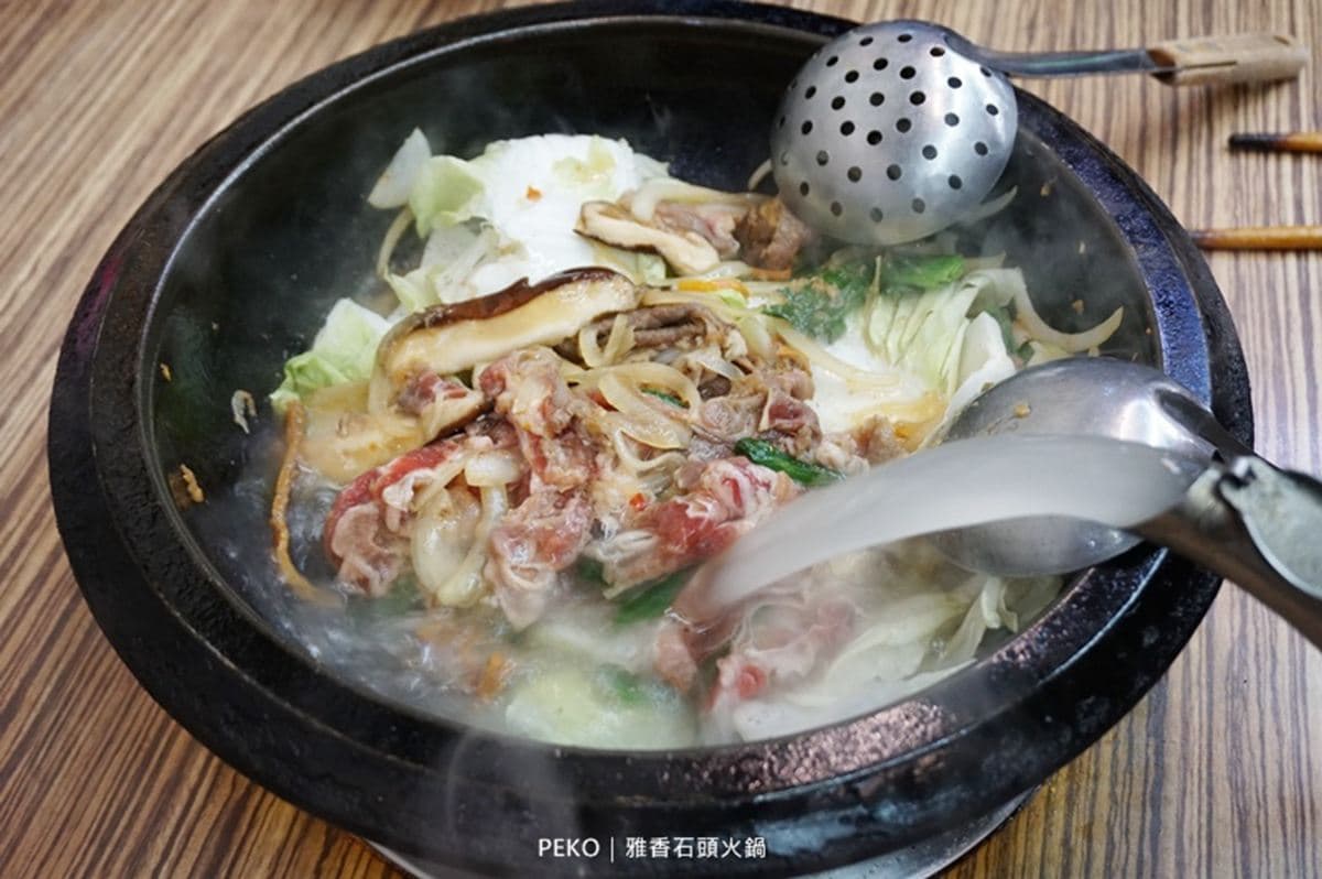 現炒爆香最夠味!台北4家老字號石頭火鍋:自助火鍋創始、全台第一家小火鍋 現炒爆香最夠味!台北4家老字號石頭火鍋:自助火鍋創始、全台第一家小火鍋
