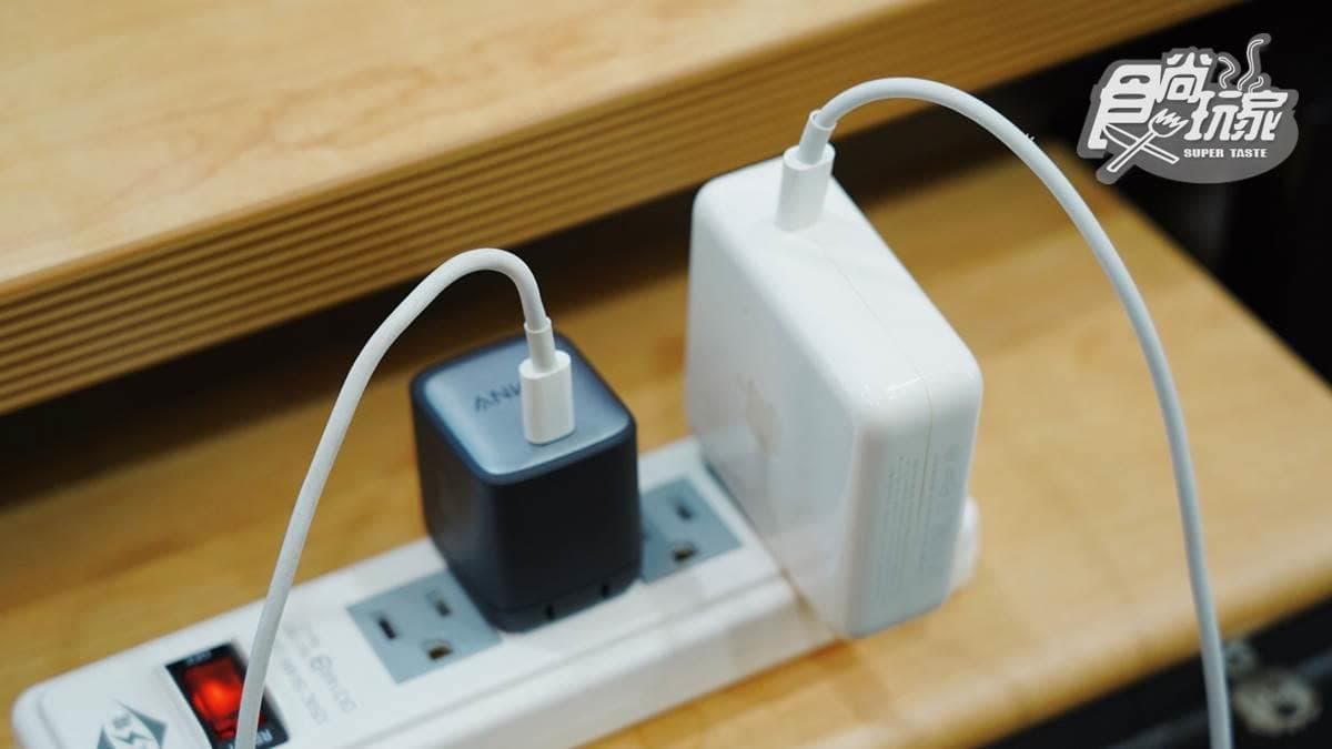 小資女必備!5款超方便「迷你充電頭」激推,3C達人分享選購4祕訣(得獎名單已公布) 小資女必備!5款超方便「迷你充電頭」激推,3C達人分享選購4祕訣(得獎名單已公布)