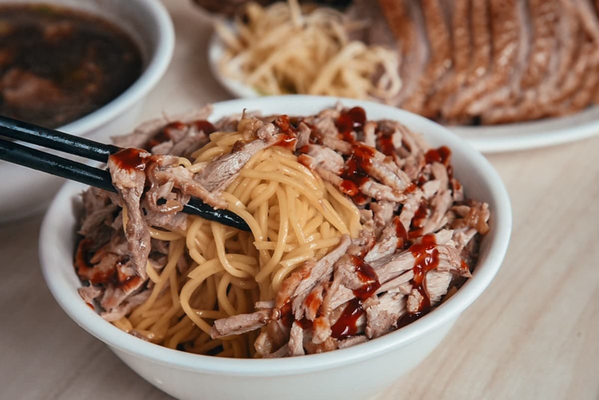 老闆超佛心!淡水「人氣當歸鴨」無限續湯不加價,去骨鴨腿飯有整隻鴨腿肉 老闆超佛心!淡水「人氣當歸鴨」無限續湯不加價,去骨鴨腿飯有整隻鴨腿肉