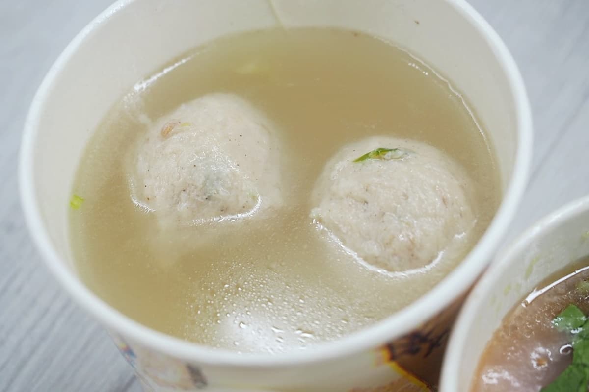 還沒開就有超長人龍!東區「高人氣肉圓」每天只賣3小時,皮薄料多會爆餡 還沒開就有超長人龍!東區「高人氣肉圓」每天只賣3小時,皮薄料多會爆餡