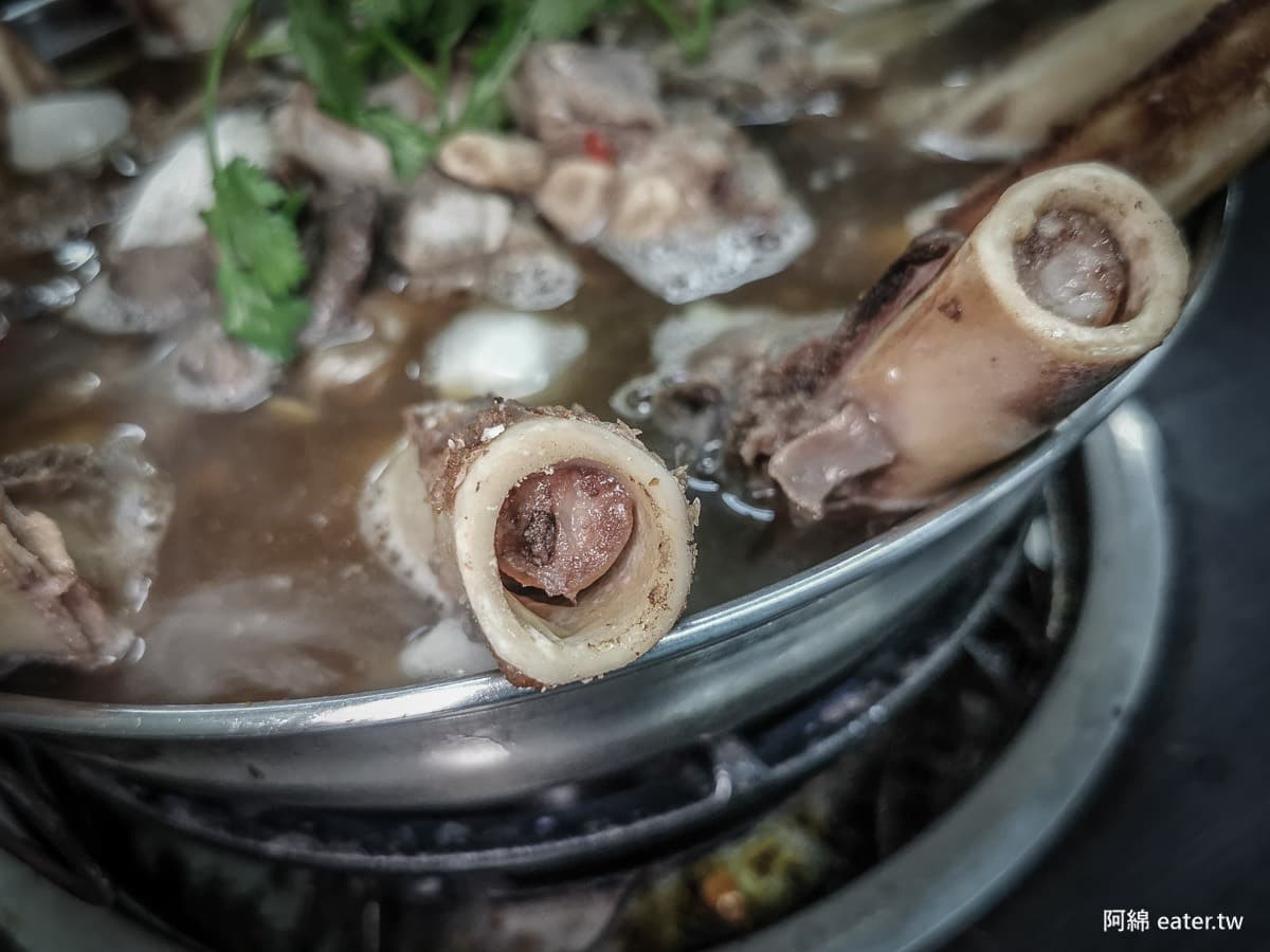 挑戰桃園最便宜!超人氣羊肉爐1人430元,爽嗑羊小排、羊骨髓 挑戰桃園最便宜!超人氣羊肉爐1人430元,爽嗑羊小排、羊骨髓