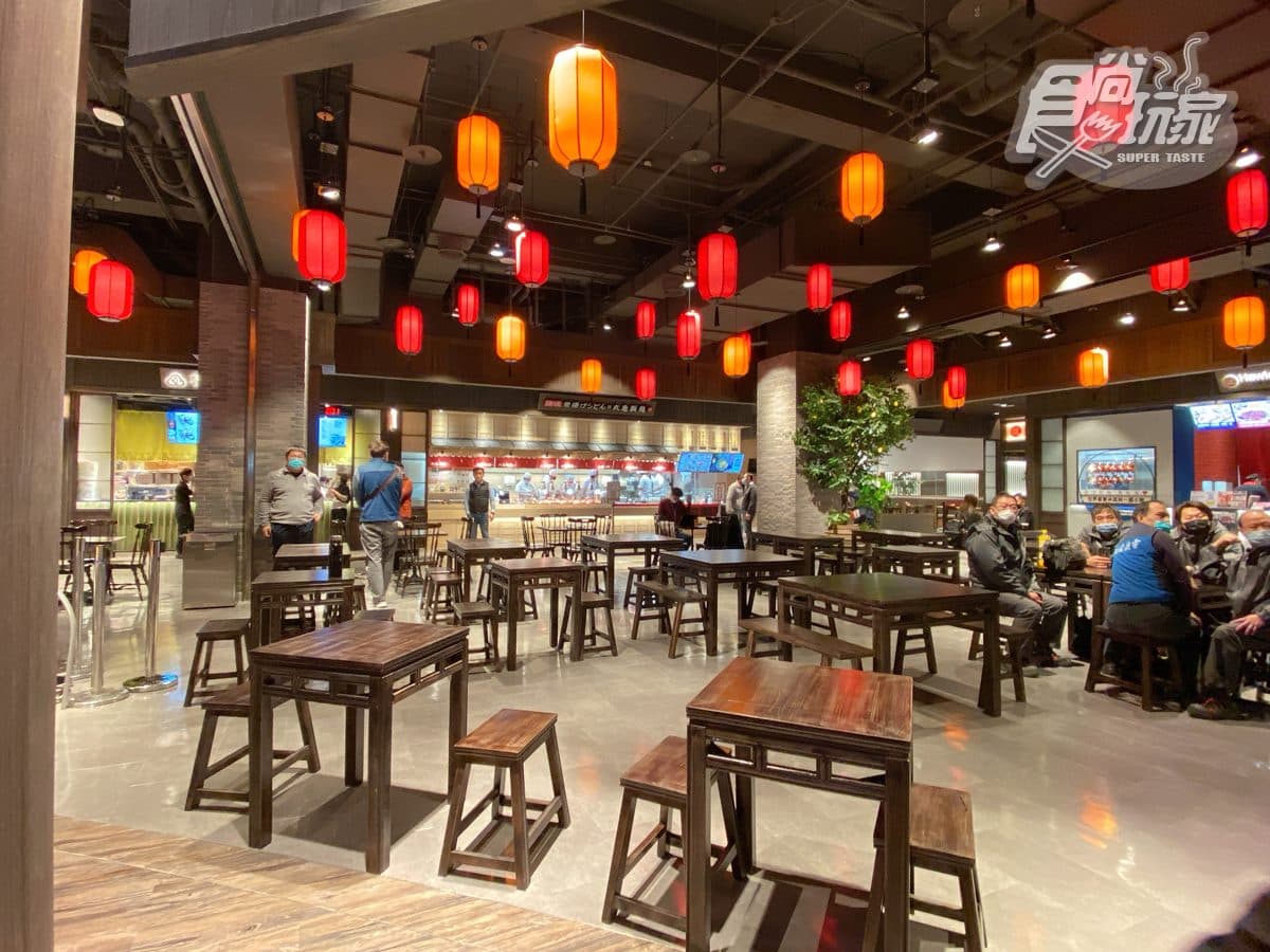 客家土樓「遠東百貨竹北店」開逛!必拍客家老街、三合院,還有挑高天空穹頂 客家土樓「遠東百貨竹北店」開逛!必拍客家老街、三合院,還有挑高天空穹頂