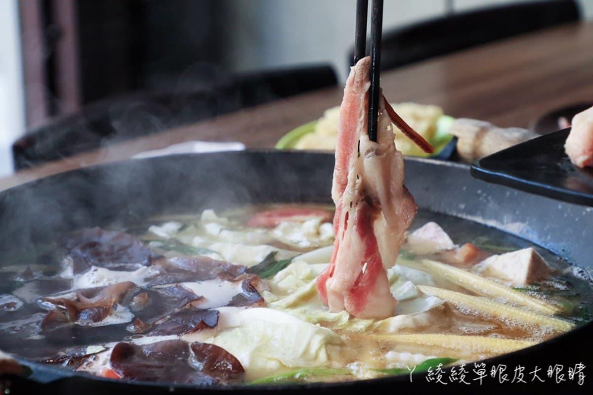 海鮮控搶吃!新竹「超霸氣海鮮鍋」只賣到1月底,滿滿鮑魚、象拔蚌嗑到爽 海鮮控搶吃!新竹「超霸氣海鮮鍋」只賣到1月底,滿滿鮑魚、象拔蚌嗑到爽