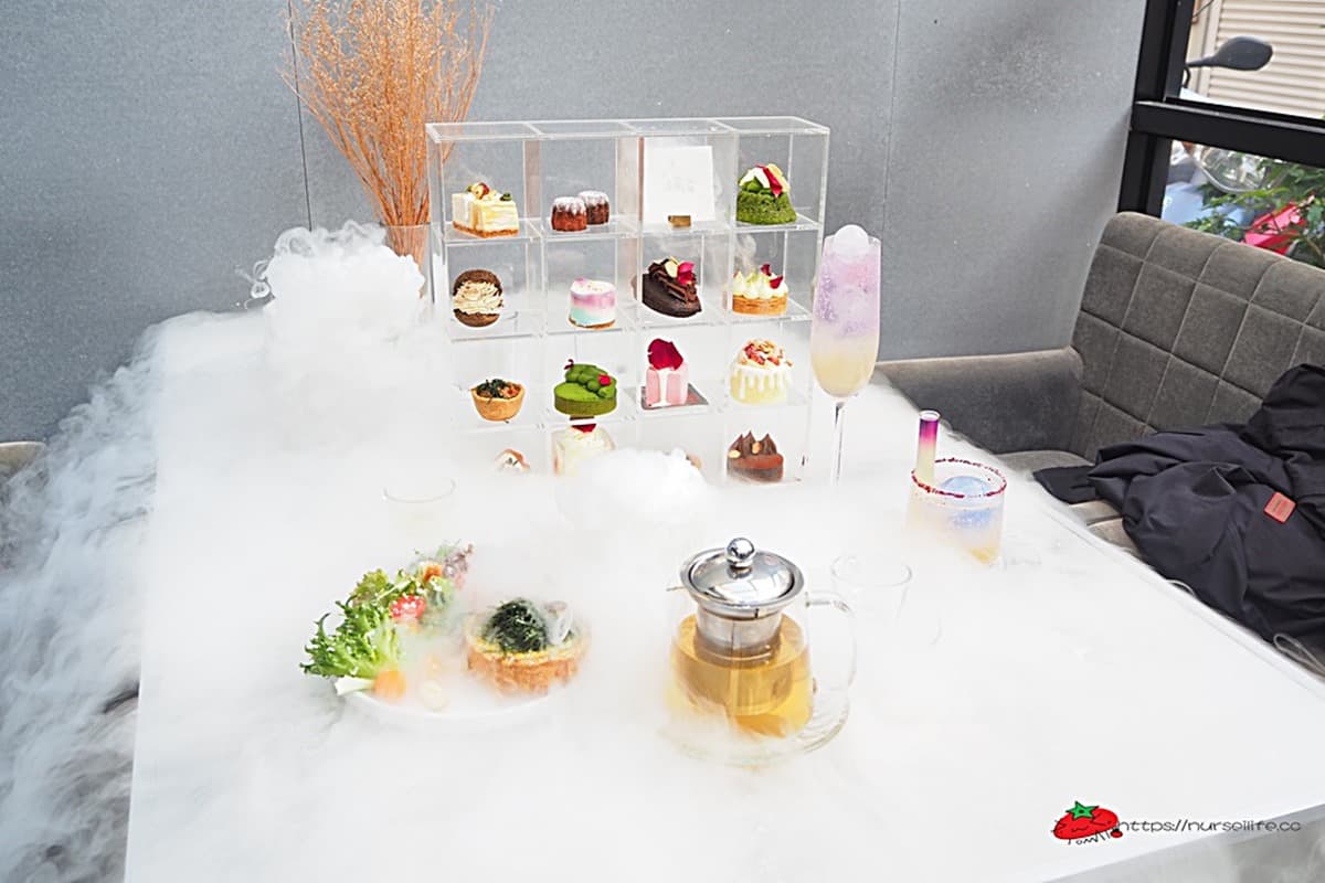 想吃先預訂!台中玻璃屋甜點店超美拍,16宮格甜點飄散夢幻乾冰 想吃先預訂!台中玻璃屋甜點店超美拍,16宮格甜點飄散夢幻乾冰