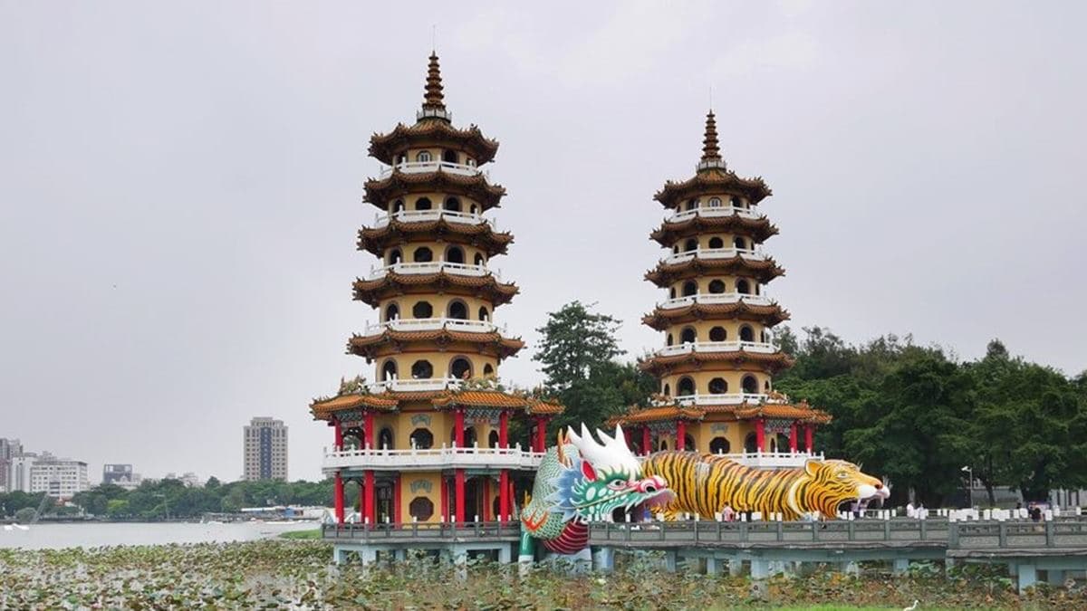 龍虎塔