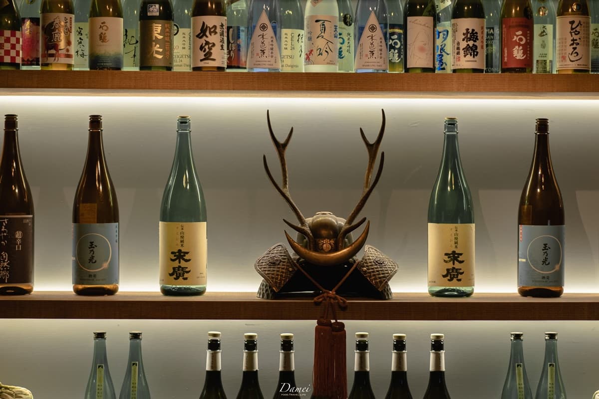 打卡仙女棒調酒!台南「武士主題酒吧」藏在日式宿舍裡,和服調酒師專屬服務 打卡仙女棒調酒!台南「武士主題酒吧」藏在日式宿舍裡,和服調酒師專屬服務
