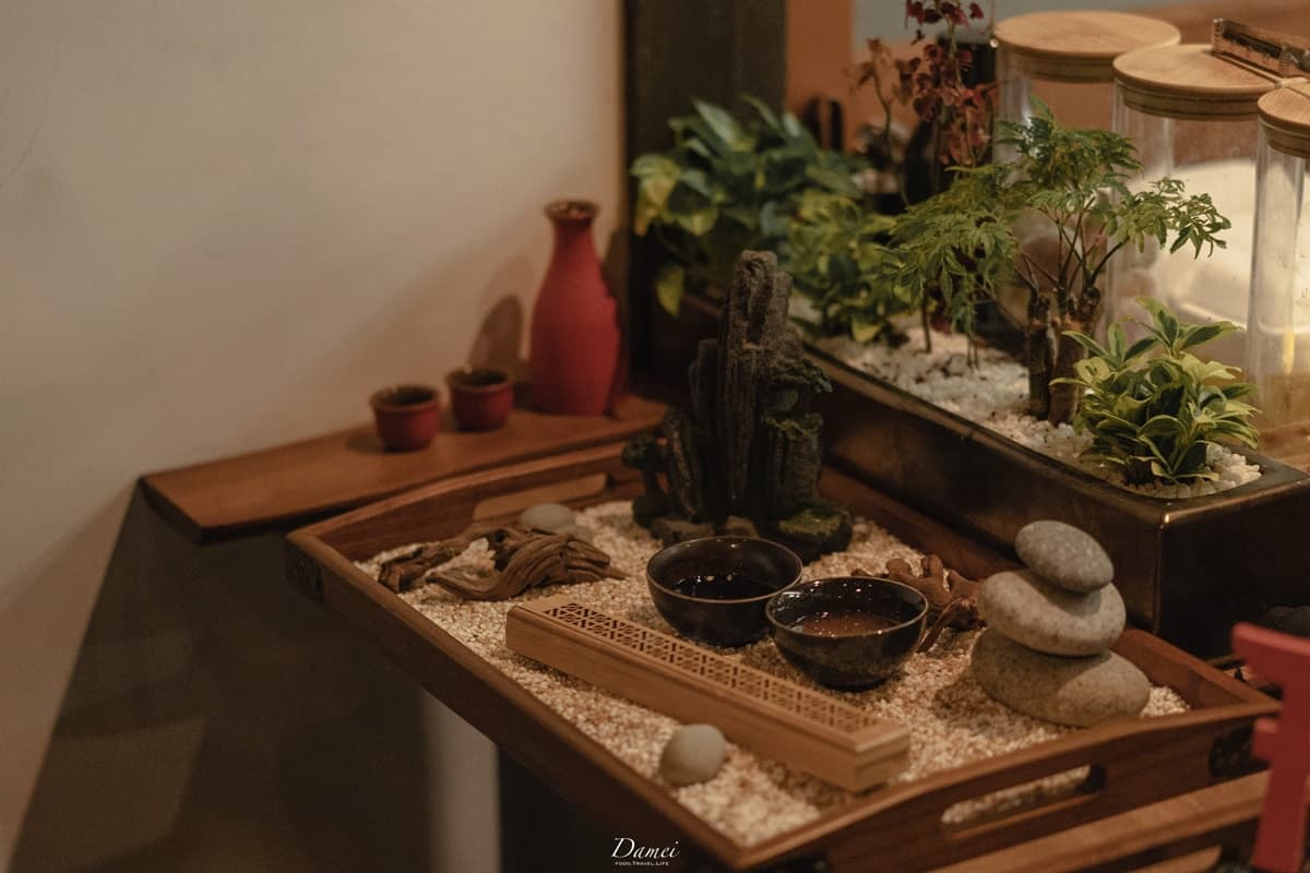 打卡仙女棒調酒!台南「武士主題酒吧」藏在日式宿舍裡,和服調酒師專屬服務 打卡仙女棒調酒!台南「武士主題酒吧」藏在日式宿舍裡,和服調酒師專屬服務