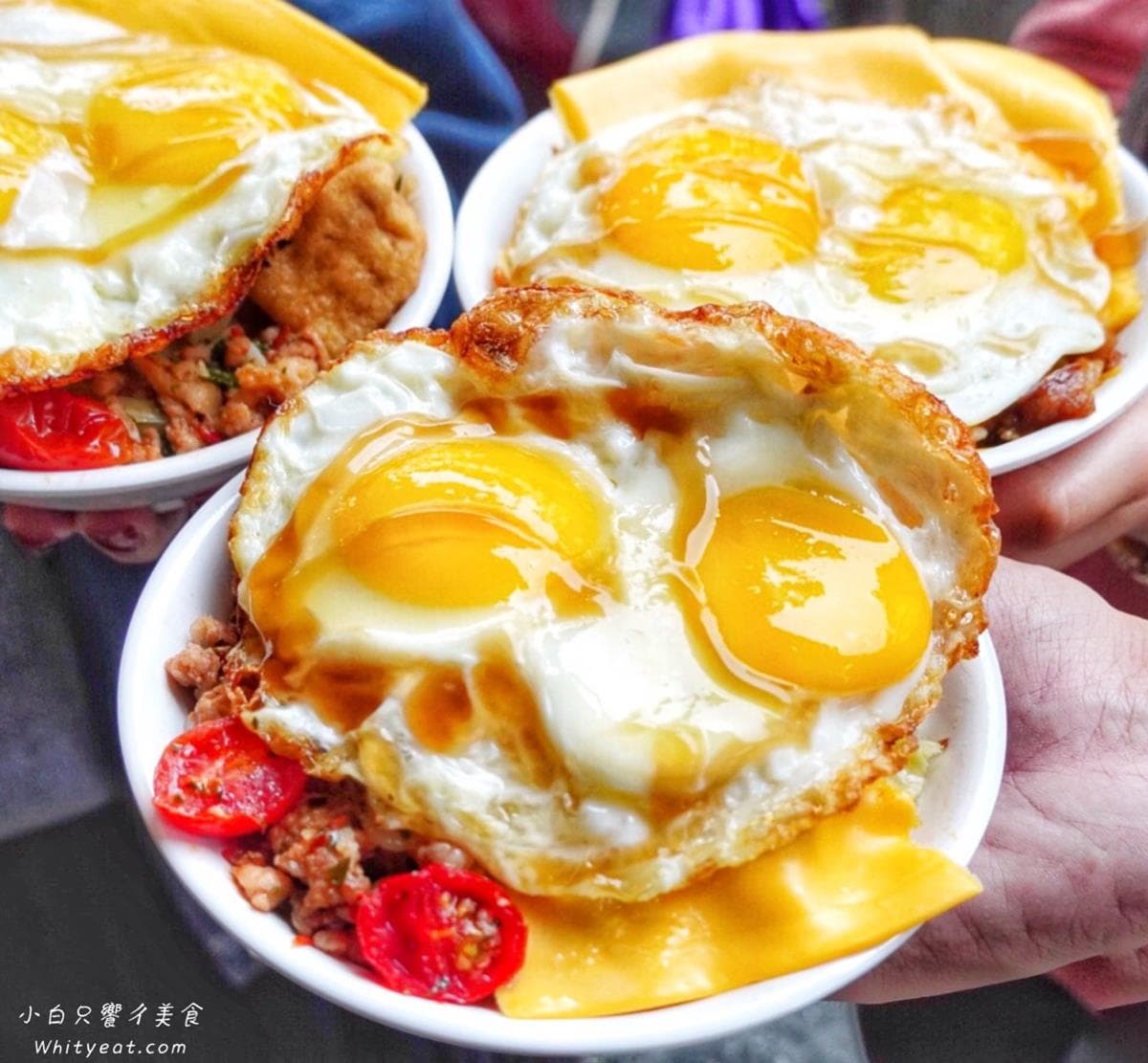 波霸雙蛋、三杯雞佛、滿料鮮蚵+大腸!全台5間浮誇系滷肉飯,光看就餓了 蛋黃土石流!台南「波霸肉燥飯」半熟雙蛋+起司超邪惡,打拋豬口味也必點