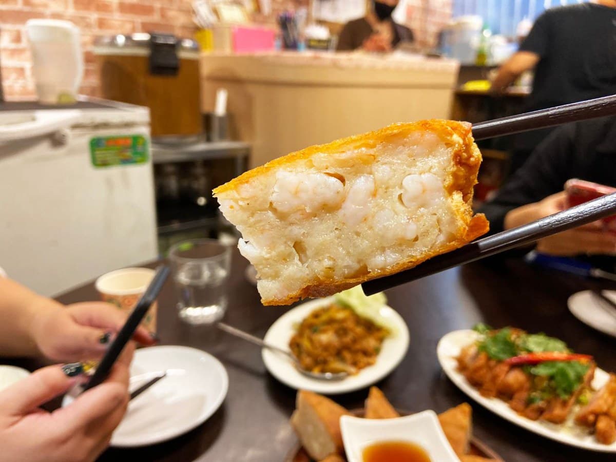 月亮蝦餅厚到像蛋糕!北中南5家超霸氣泰式料理,土石流鳳梨炒飯也必吃 月亮蝦餅厚到像蛋糕!北中南5家超霸氣泰式料理,土石流鳳梨炒飯也必吃