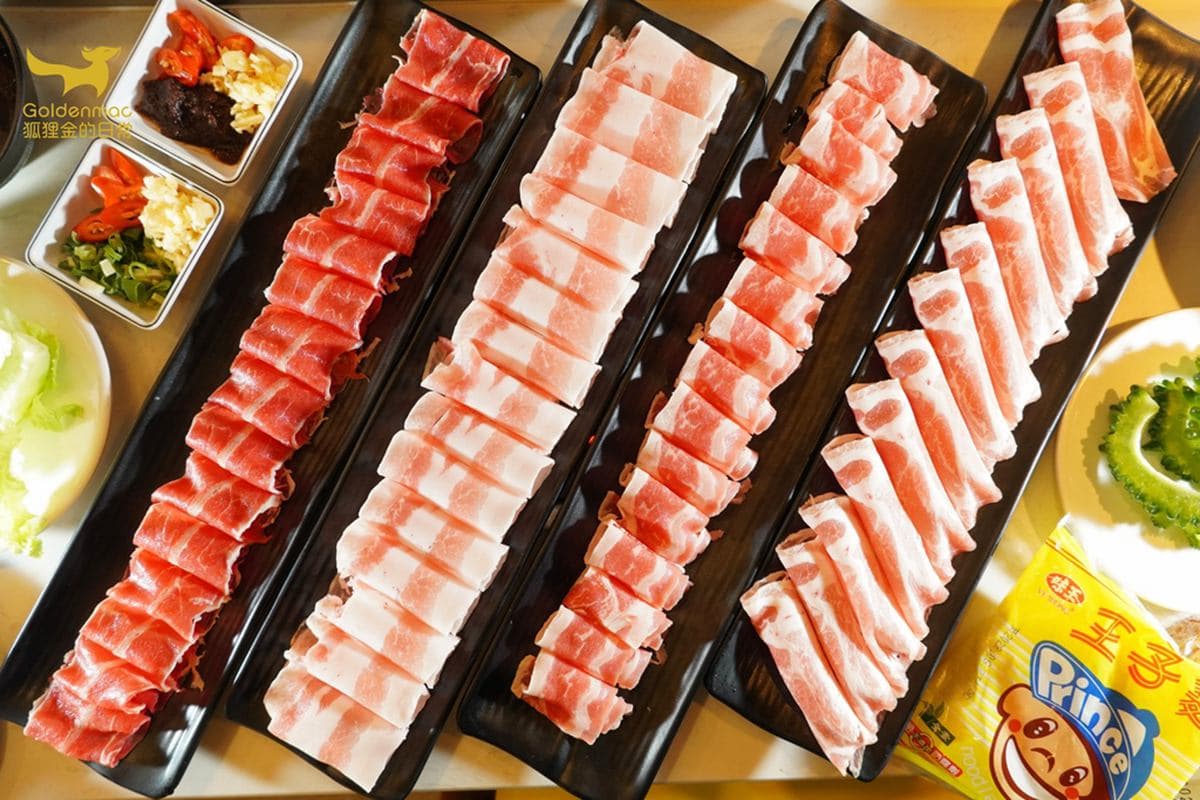 老闆有賺嗎?台中「迴轉火鍋」吃到飽只要199元,加100元再享雞、豬、牛放題 老闆有賺嗎?台中「迴轉火鍋」吃到飽只要199元,加100元再享雞、豬、牛放題