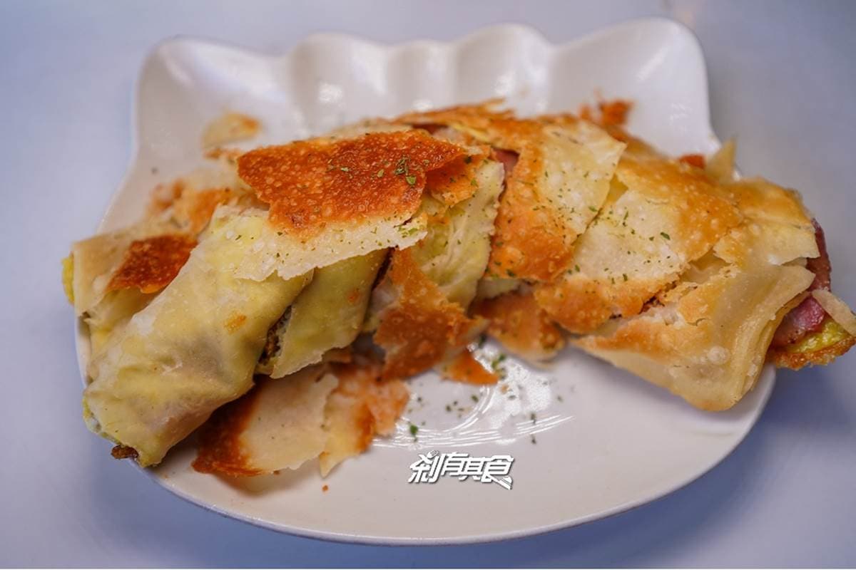 一口塞不下!全台7家爆量「古早味蛋餅」,塞滿牽絲起司、新鮮九層塔超欠吃 一口塞不下!全台7家爆量「古早味蛋餅」,塞滿牽絲起司、新鮮九層塔超欠吃