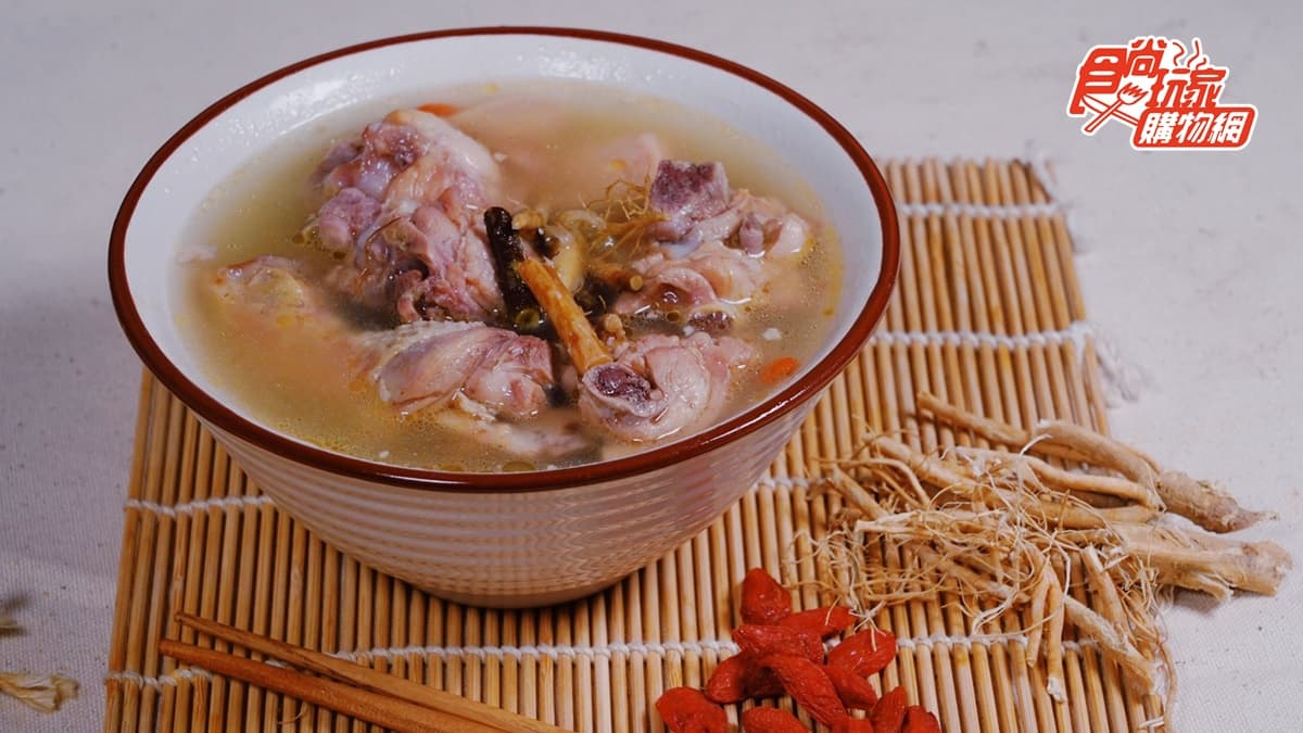 全台唯一「吹冷氣的雞」!賣破10萬超狂雞湯,麻油、牛蒡、九尾草3組合獨賣 全台唯一「吹冷氣的雞」!賣破10萬超狂雞湯,麻油、牛蒡、九尾草3組合獨賣